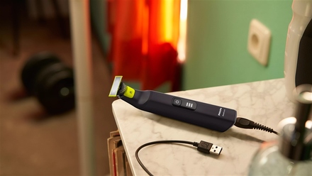 Zastřihovač vousů Philips OneBlade QP6542/15 (5)