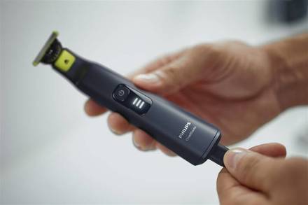 Zastřihovač vousů Philips OneBlade QP6542/15 (12)
