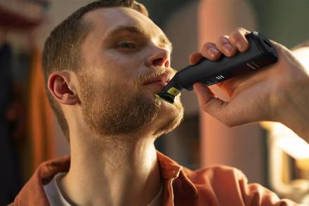 Zastřihovač vousů Philips OneBlade QP6542/15 (5)