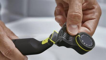Zastřihovač vousů Philips OneBlade QP6542/15 (8)