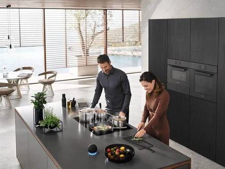 Indukční varná deska s interovaným odsavačem par Miele KMDA 7272 FL-U (3)