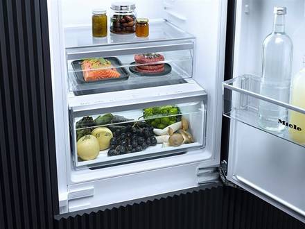 Vestavná kombinovaná chladnička Miele KDN 7724 E Active (4)