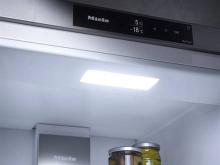 Vestavná kombinovaná chladnička Miele KFN 7734 B (2)