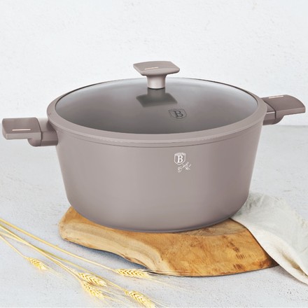 Kastrol s titanovým povrchem a poklicí Berlingerhaus BH-8101 24 cm Taupe Collection (1)