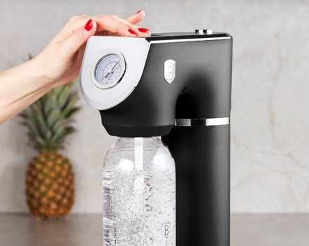 Výrobník sody Berlingerhaus BH-8598 SODABAR + 2 lahve Matte Black Collection (3)