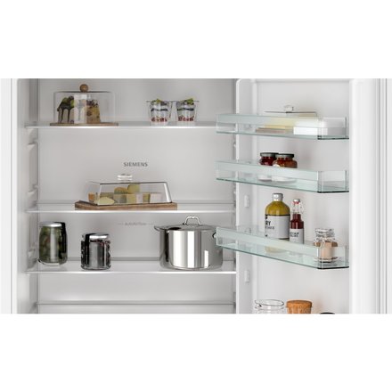Vestavná kombinovaná chladnička Siemens KB96NNSE0 (2)