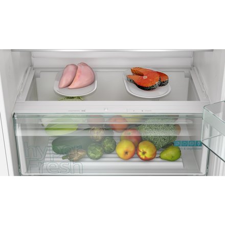 Vestavná kombinovaná chladnička Siemens KB96NNSE0 (3)