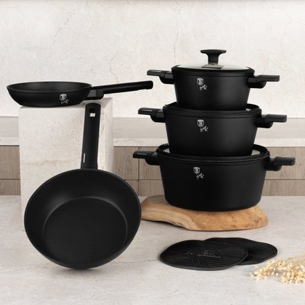 Kastrol s titanovým povrchem a poklicí Berlingerhaus BH-8188 24 cm Matte Black Collection (7)