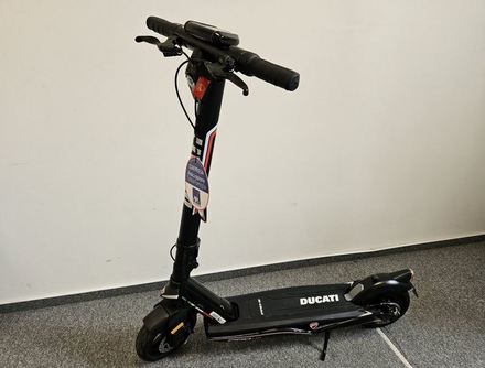 Elektrická koloběžka Ducati PRO-III (předváděcí Č.8) (8)