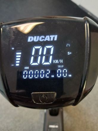 Elektrická koloběžka Ducati PRO-III (předváděcí Č.8) (9)