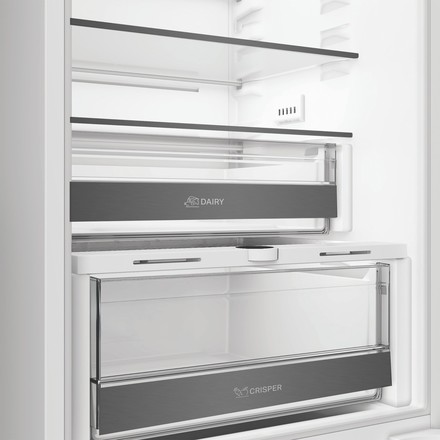 Vestavná kombinovaná chladnička Whirlpool WHK2 5294 B7E1 (2)