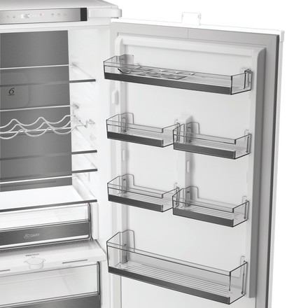 Vestavná kombinovaná chladnička Whirlpool WHK2 5294 B6E1 (3)