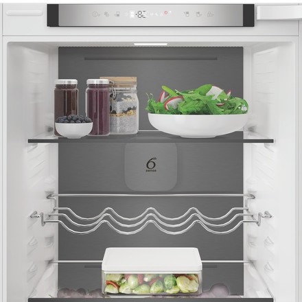 Vestavná kombinovaná chladnička Whirlpool WHK2 5293 B5E2 (8)