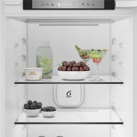 Vestavná kombinovaná chladnička Whirlpool WHK2 5322 B4E (2)