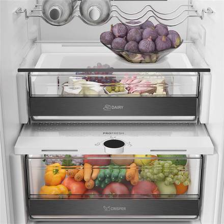 Vestavná kombinovaná chladnička Whirlpool WHK2 5322 B4E (4)