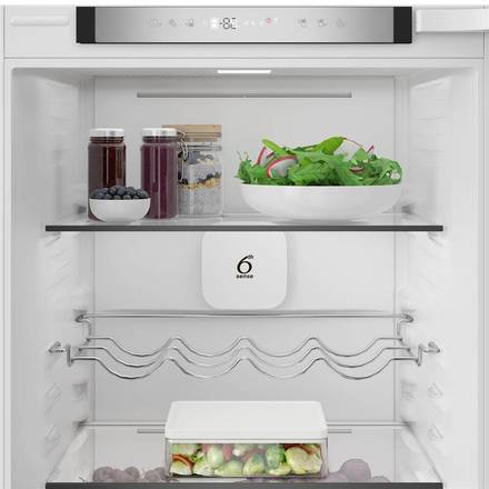 Vestavná kombinovaná chladnička Whirlpool WHK2 5292 B4E (2)