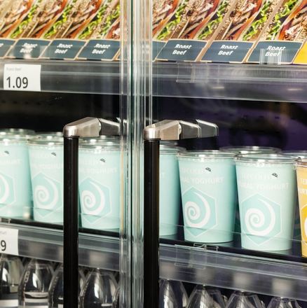 Chladicí vitrína přístěnná, kř. dveře Galaxy+ Tefcold GP20FGD Black (2)