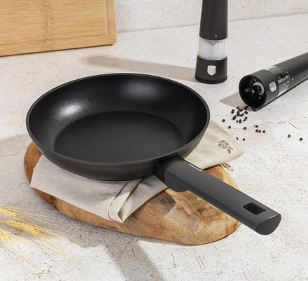 Sada pánví s titanovým povrchem Berlingerhaus BH-8138 3 ks Antracit Collection (4)