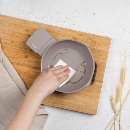 Pánev s titanovým povrchem Berlingerhaus BH-8106 16 cm Taupe Collection (3)