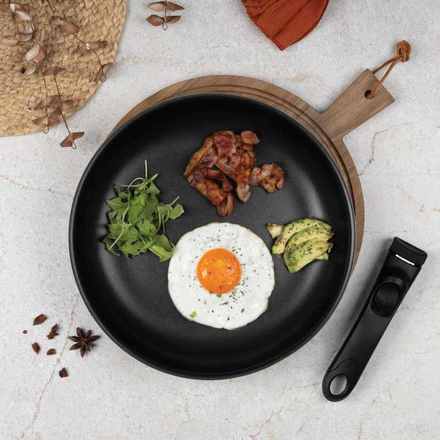 Sada nádobí s titanovým povrchem Berlingerhaus BH-8248 12 ks Matte Black Collection (2)