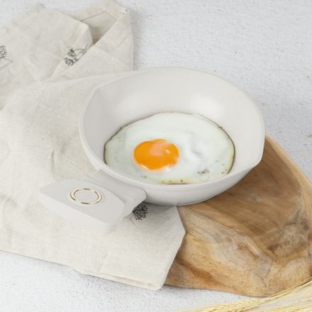 Pánev s titanovým povrchem Berlingerhaus BH-8076 16 cm Sahara Collection (5)