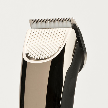 Zastřihovač vlasů a vousů Girmi RC5600 (1)