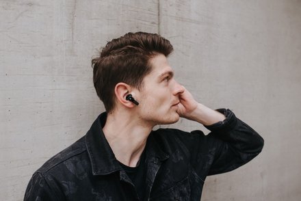 Bezdrátová sluchátka do uší Concept SoundJoy True Wireless TW8010 black (2)