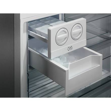 Kombinovaná chladnička Electrolux 600 TwinTech LNT6ME46X3 (5)