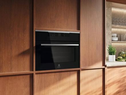 Kompaktní vestavná trouba Electrolux KVLBE09X 800 MealAssist CombiQuick (2)