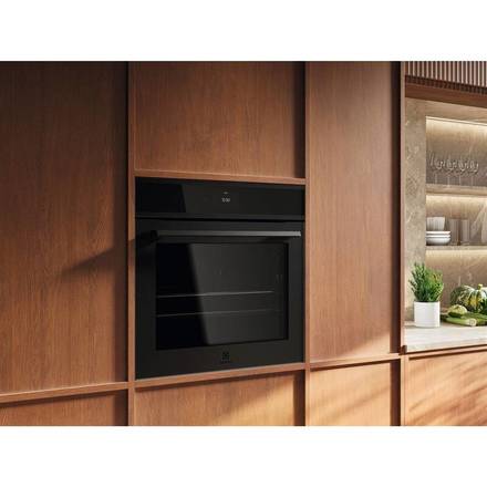 Samostatná vestavná trouba Electrolux EOE9P3XT série 700 MealAssist (2)