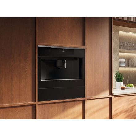 Vestavný kávovar Electrolux KBC95T (1)