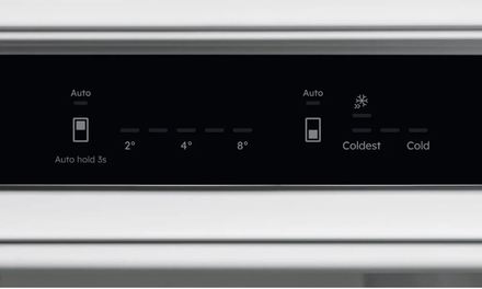 Vestavná kombinovaná chladnička Electrolux 700 NoFrost CoolAssist ENA7CD18S (1)