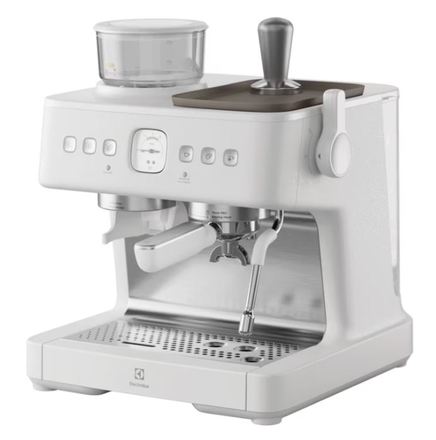 Pákové espresso Electrolux 800 s integrovaným mlýnkem E8EC18SW