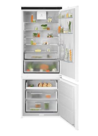 Vestavná kombinovaná chladnička Electrolux 700 NoFrost CoolAssist ENA7TE75S