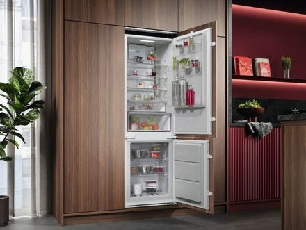 Vestavná kombinovaná chladnička AEG 7000 NoFrost CoolAssist TC7CS181DS (2)