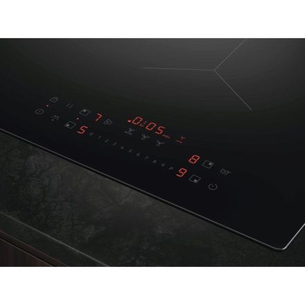 Indukční varná deska s intergrovaným odsavač par AEG 6000 XT Bridge NCT84B03CB (2)