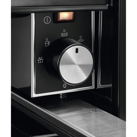 Ohřevná zásuvka Electrolux 900 PRO LBD4T (2)