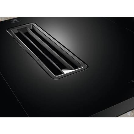 Indukční varná deska Electrolux 600 XT Bridge ECC8344 (2)