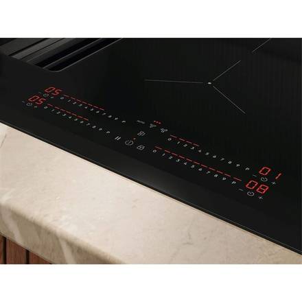 Indukční varná deska Electrolux 600 XT Bridge ECC8344 (4)