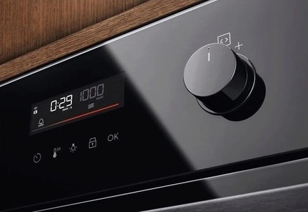 Kompaktní vestavná trouba Electrolux 700 MealAssist KVMDE46Z (4)