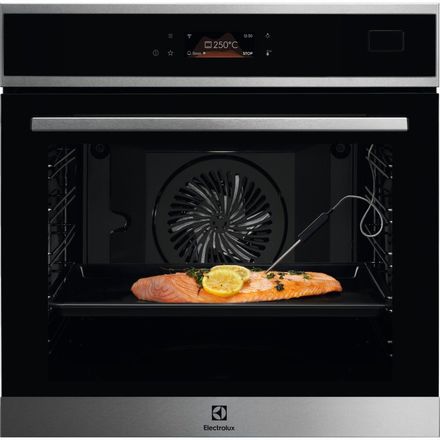 Vestavná parní trouba Electrolux 800 SteamBoost EOB8S39WX