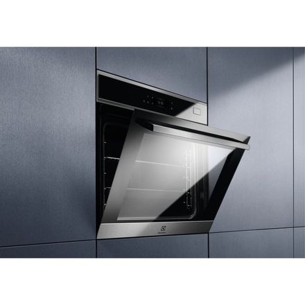 Vestavná parní trouba Electrolux 800 SteamBoost EOB8S39WX (2)