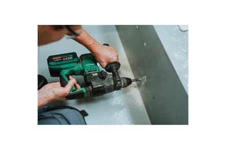 Aku bourací a vrtací kladivo Stalco RHS20-18BL, AKU, 2 x 4 Ah (2)