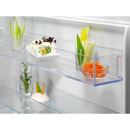 Vestavná kombinovaná chladnička Electrolux 900 NoFrost ZeroDegree ENZ9MC18S CustomFlex (1)