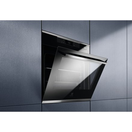 Vestavná parní trouba Electrolux 800 SteamBoost KOBBS39WX (4)