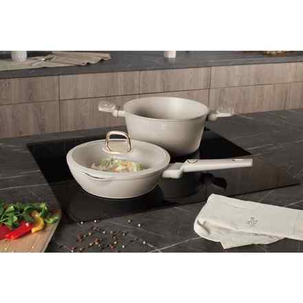 Kastrol s titanovým povrchem a poklicí Berlingerhaus BH-8071 24 cm Sahara Collection (4)