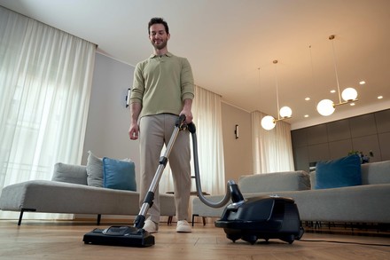 Podlahový sáčkový vysavač Hoover HE410H 011 (15)