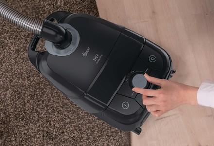 Podlahový sáčkový vysavač Hoover HE410H 011 (25)
