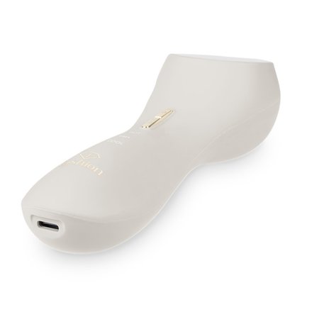 EMS masážní přístroj na obličej s teplou i studenou terapií BerlingerHaus FTV-0137 Cream Gold Collection (5)
