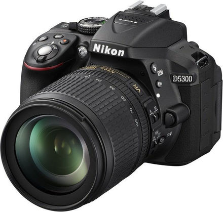 Digitální zrcadlovka Nikon D5300 + 18-105  AF-S VR